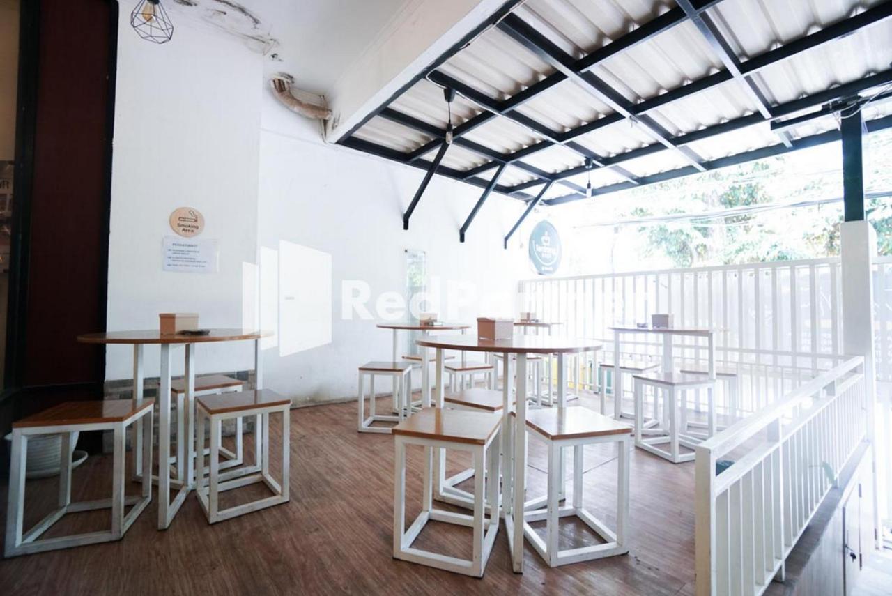 Eascot Hotel RedPartner Jakarta Exterior foto
