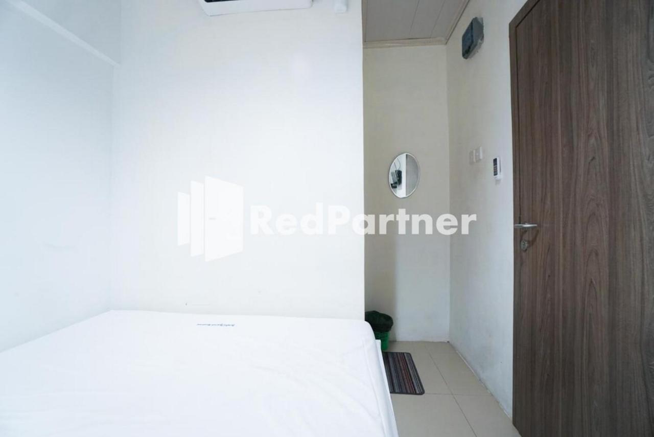 Eascot Hotel RedPartner Jakarta Exterior foto